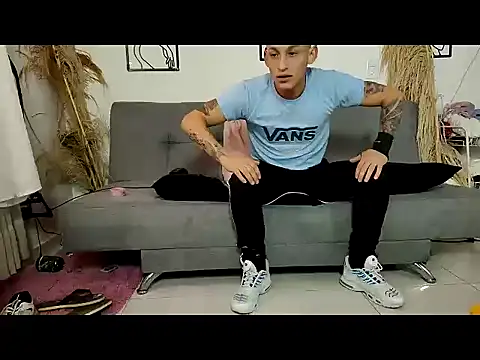 Masterblue hot online show from December 20, 2025, 9:06 pm