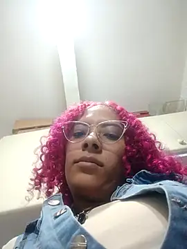 Snapshot of CATTALINAHOT chatting on April 13, 2026, 3:43 am CATTALINAHOT online show from April 13, 2026, 3:43 am