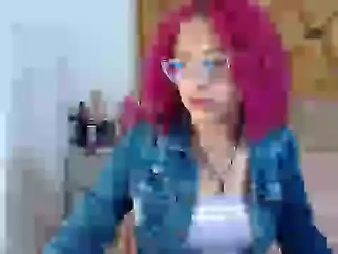 Snapshot of CATTALINAHOT chatting on April 16, 2026, 3:40 am CATTALINAHOT online show from April 16, 2026, 3:40 am