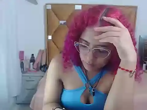 Snapshot of CATTALINAHOT chatting on April 9, 2026, 6:19 am CATTALINAHOT online show from April 9, 2026, 6:19 am