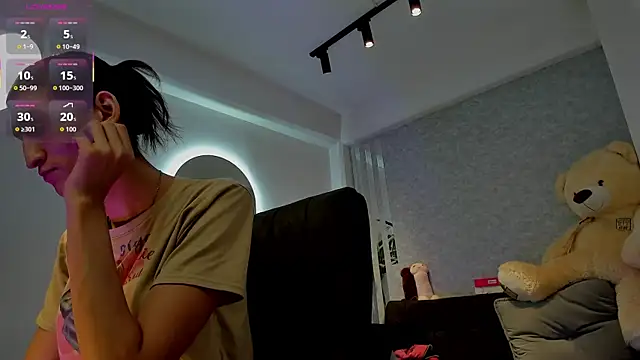 lily cash1 online show from April 15, 2026, 7:51 pm