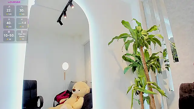 lily cash1 online show from March 19, 2026, 11:32 am