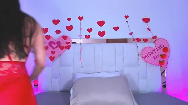 Snapshot of ZoeBarnett chatting on February 18, 2026, 6:04 pm ZoeBarnett online show from February 18, 2026, 6:04 pm