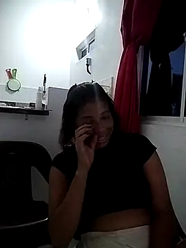 Snapshot of AriaHot_ chatting on October 24, 2025, 4:11 am AriaHot online show from October 24, 2025, 4:11 am