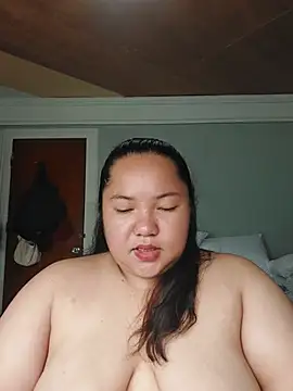 LianaCruzado online show from May 29, 2026, 2:28 am