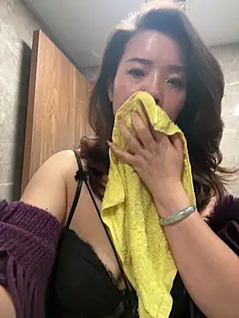 anna yngs online show from October 10, 2025, 12:22 am