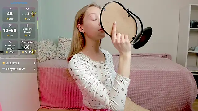 Kara smalltits online show from March 1, 2026, 12:49 pm