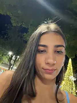 -juicy  online show from December 19, 2025, 11:18 pm