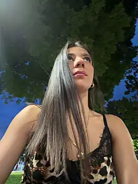 -juicy  online show from May 12, 2026, 11:22 pm
