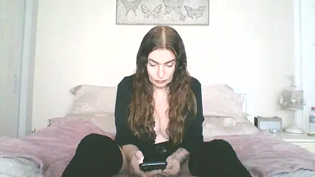 EllaKent online show from February 4, 2026, 3:40 pm