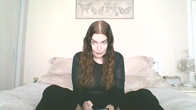 EllaKent online show from February 10, 2026, 3:44 pm