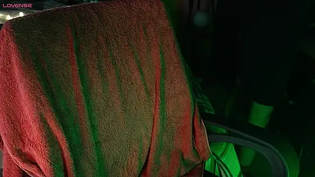 NidhiChandra online show from December 18, 2025, 7:07 pm