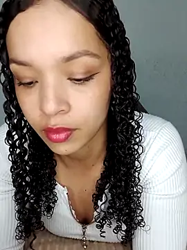 Yasmin777  online show from December 18, 2025, 12:38 am