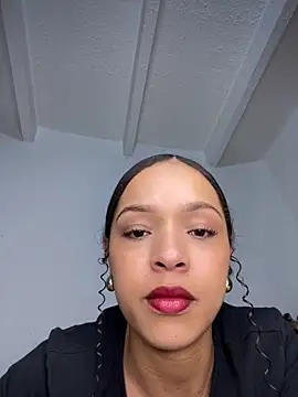 Yasmin777  online show from December 19, 2025, 11:40 pm