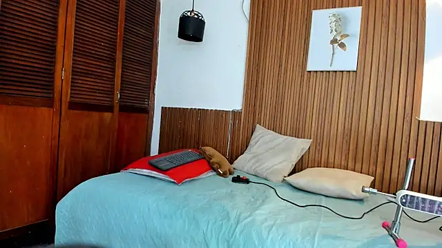 Snapshot of David_niet chatting on October 8, 2025, 6:19 pm David niet online show from October 8, 2025, 6:19 pm