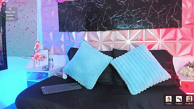 Snapshot of Scarlet_fx chatting on February 5, 2026, 12:56 pm Scarlet fx online show from February 5, 2026, 12:56 pm