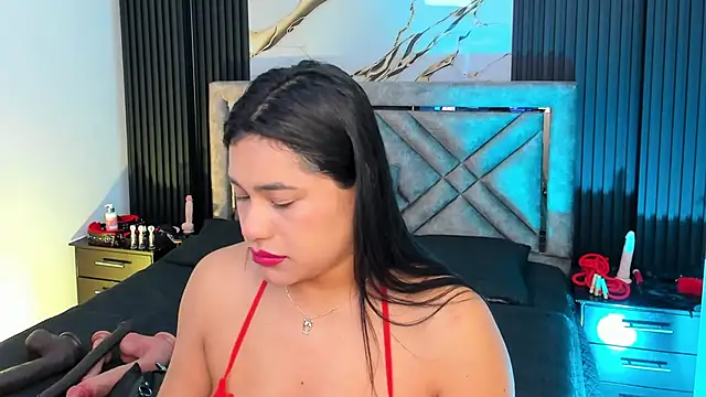 Issafoxx online show from October 6, 2025, 12:06 pm