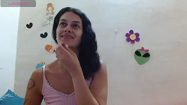 Akasha001 online show from November 11, 2025, 3:56 am