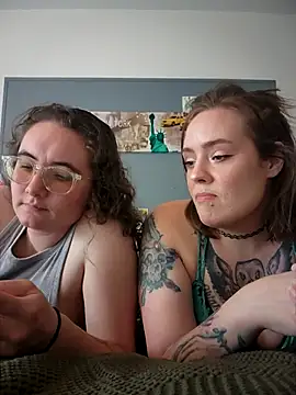 AndHerXO online show from February 18, 2026, 2:02 pm