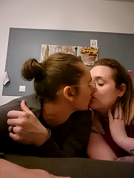 AndHerXO online show from February 1, 2026, 9:02 pm