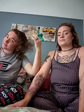 AndHerXO online show from December 15, 2025, 2:01 pm