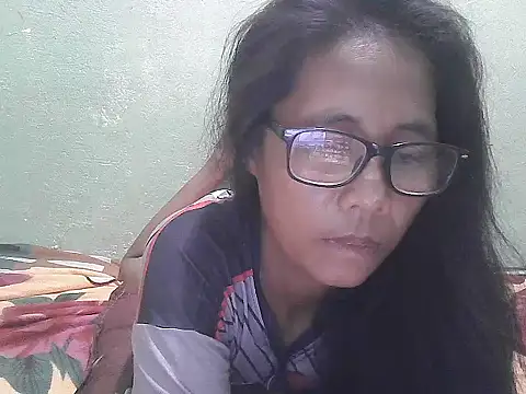 Snapshot of HotLadyPinay32 chatting on October 19, 2025, 8:55 pm HotLadyPinay32 online show from October 19, 2025, 8:55 pm