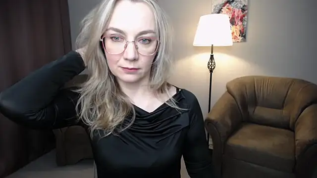 Ava Elior online show from April 14, 2026, 12:32 pm