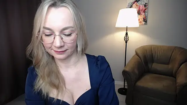 Ava Elior online show from April 13, 2026, 5:33 am