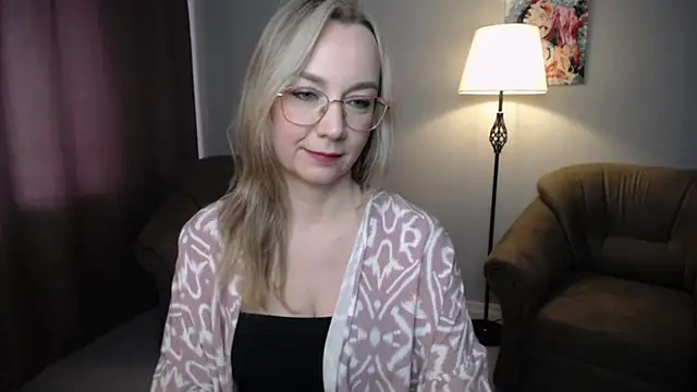 Ava Elior online show from May 24, 2026, 10:48 am