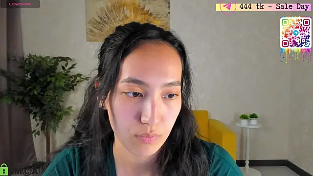 FlirtyAura online show from May 11, 2026, 2:45 pm
