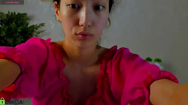 FlirtyAura online show from April 11, 2026, 3:36 am