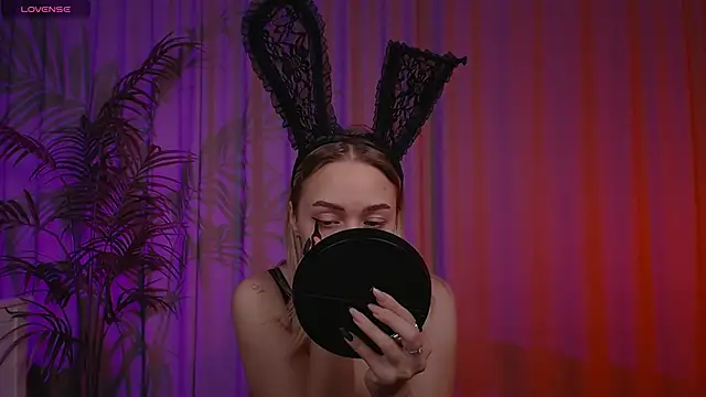 Snapshot of Pooja_Hegde chatting on October 8, 2025, 1:18 am Pooja Hegde online show from October 8, 2025, 1:18 am