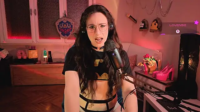 Zesty Peach online show from June 21, 2026, 9:53 pm
