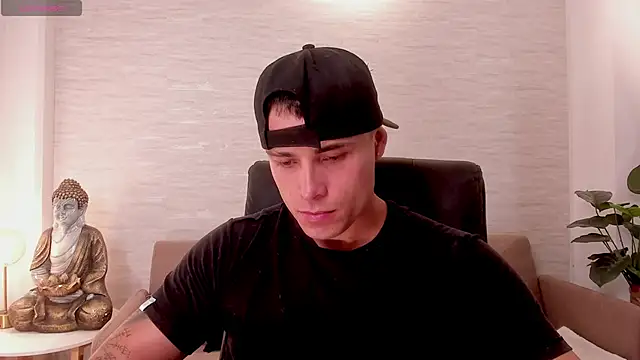 connorsmiith online show from April 7, 2026, 10:44 pm