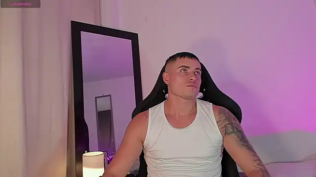 Snapshot of connorsmiith chatting on May 16, 2026, 1:37 am connorsmiith online show from May 16, 2026, 1:37 am