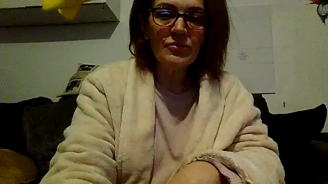 RubyyRosee online show from December 1, 2025, 9:32 am