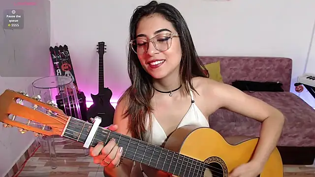 Snapshot of Susanahendrix chatting on October 17, 2025, 6:21 pm Susanahendrix online show from October 17, 2025, 6:21 pm