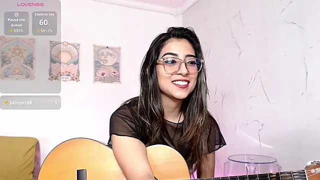 Snapshot of Susanahendrix chatting on November 23, 2025, 6:29 pm Susanahendrix online show from November 23, 2025, 6:29 pm