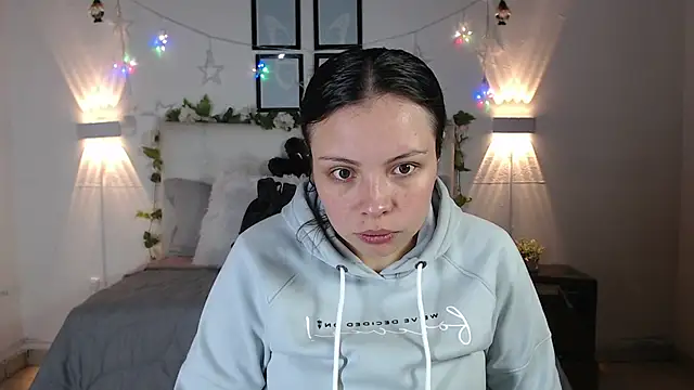 Megan 05  online show from March 22, 2026, 7:04 pm