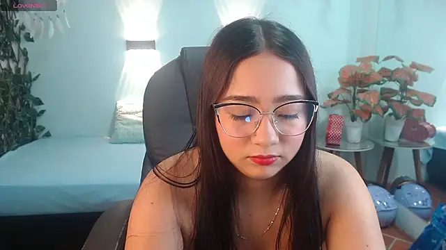 tinisweet online show from April 30, 2026, 6:59 pm