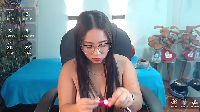 tinisweet online show from April 15, 2026, 5:17 pm