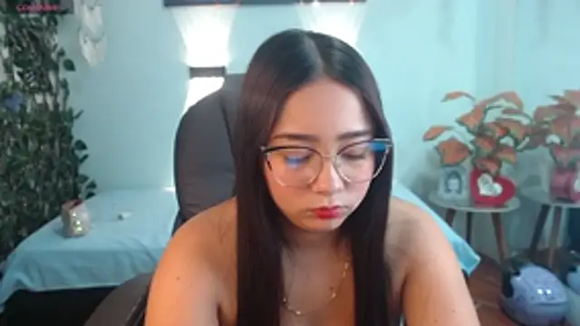 tinisweet online show from April 22, 2026, 3:52 pm