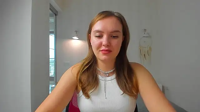 Snapshot of EmmaNorman chatting on September 25, 2025, 12:11 pm EmmaNorman online show from September 25, 2025, 12:11 pm