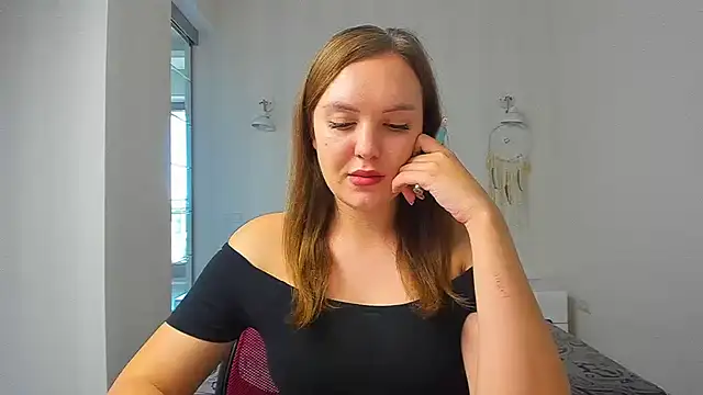 Snapshot of EmmaNorman chatting on September 21, 2025, 12:54 pm EmmaNorman online show from September 21, 2025, 12:54 pm