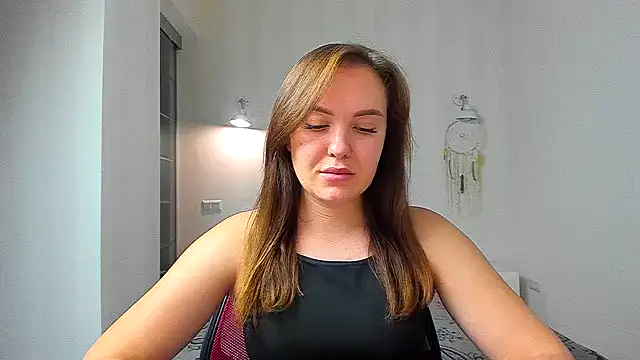Snapshot of EmmaNorman chatting on September 14, 2025, 4:40 pm EmmaNorman online show from September 14, 2025, 4:40 pm