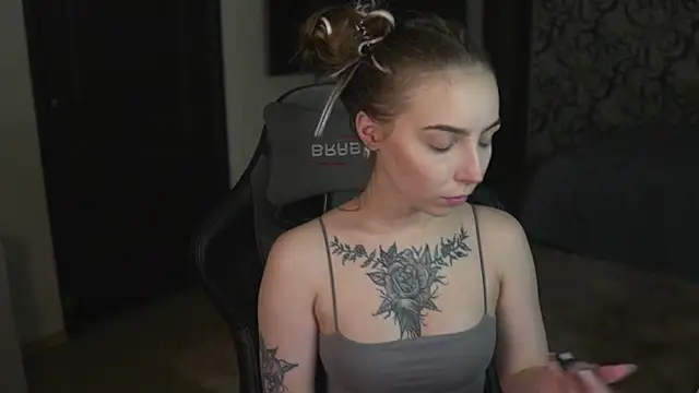 Snapshot of lis_silver chatting on November 23, 2025, 6:51 pm lis silver online show from November 23, 2025, 6:51 pm