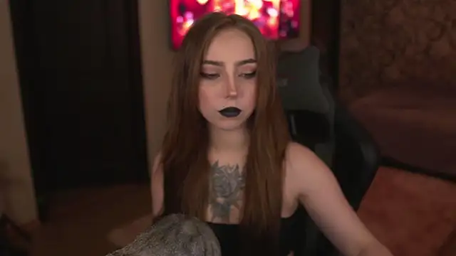 Snapshot of lis_silver chatting on October 28, 2025, 6:40 pm lis silver online show from October 28, 2025, 6:40 pm