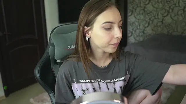 Snapshot of lis_silver chatting on September 28, 2025, 6:42 am lis silver online show from September 28, 2025, 6:42 am