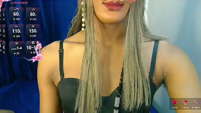 Snapshot of DARK_FANTASIES__ chatting on October 12, 2025, 8:43 pm DARK FANTASIES online show from October 12, 2025, 8:43 pm