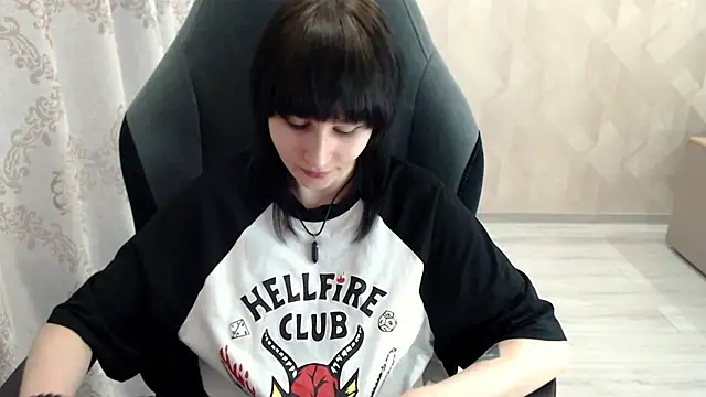 MistyDark online show from October 22, 2025, 10:04 am